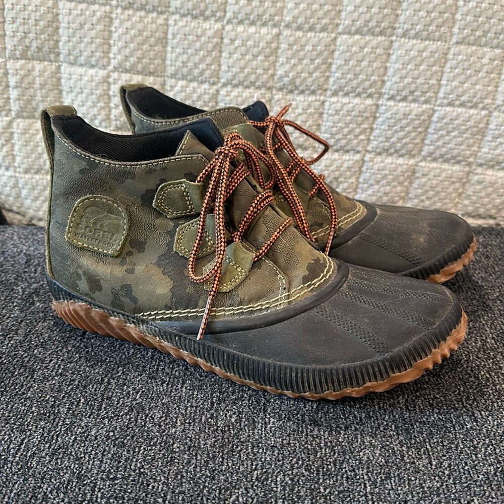 Sorrel waterproof camo boot